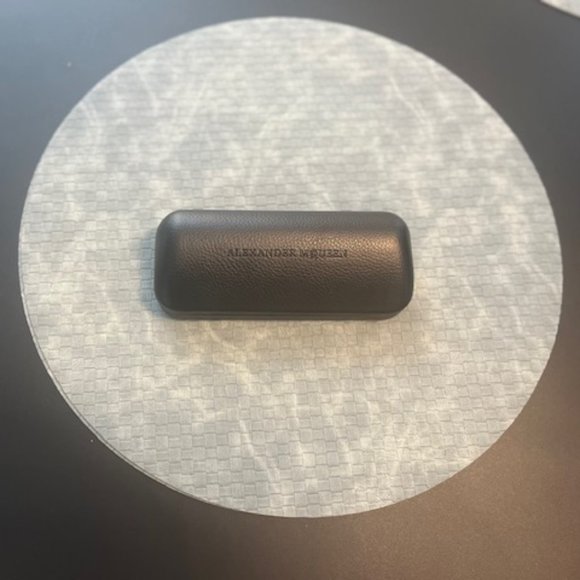 Alexander McQueen - Picture 2 of 6